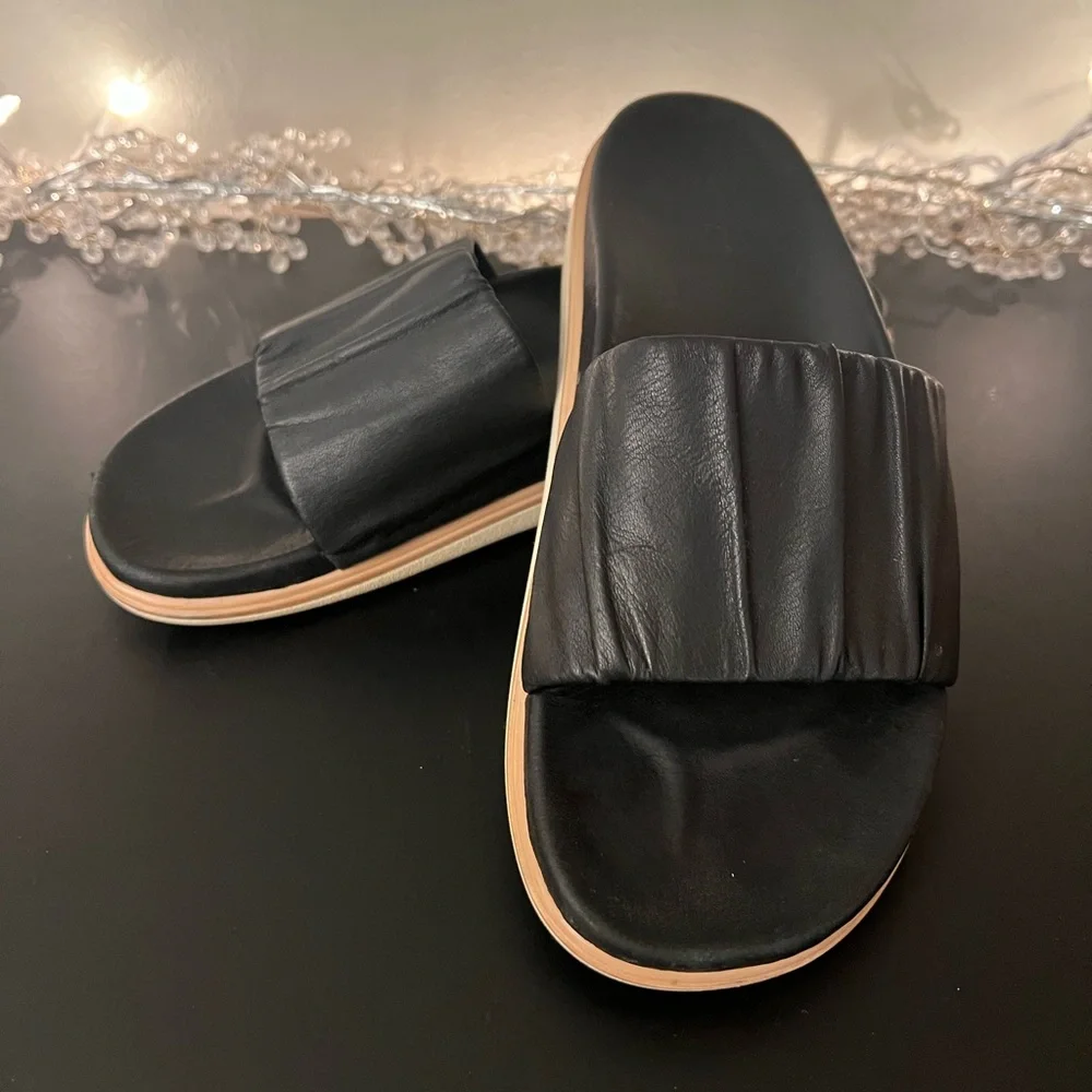 OluKai Pihapiha Black Leather Slides Size 7 - Picture 10 of 10